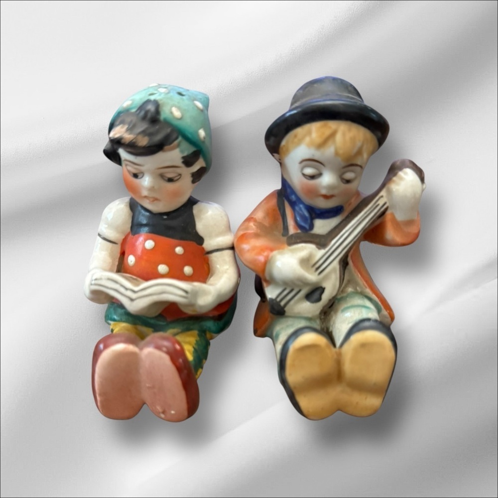 Vintage Boy & Girl Figurines Salt & Pepper Shakers